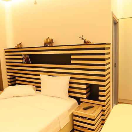 Elko Hotel Ереван Екстериор снимка