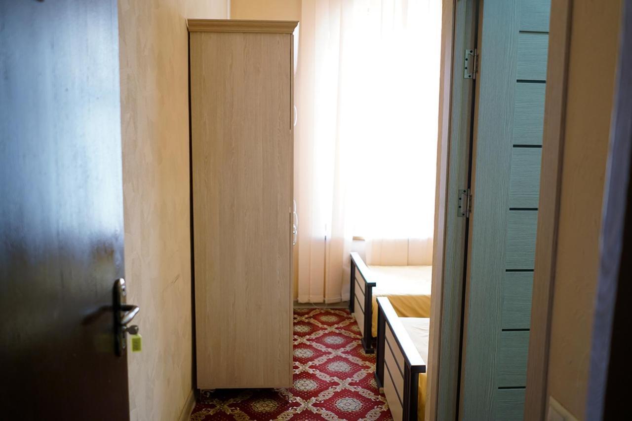Elko Hotel Ереван Екстериор снимка