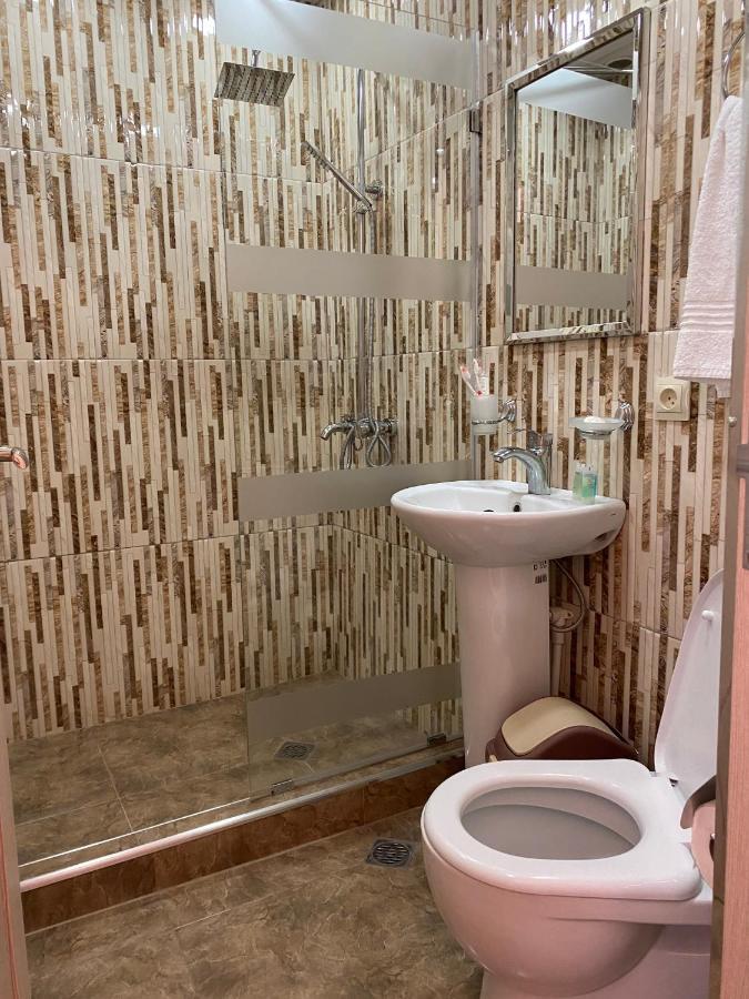 Elko Hotel Ереван Екстериор снимка