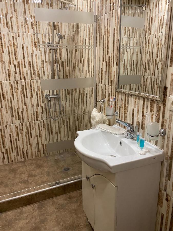 Elko Hotel Ереван Екстериор снимка
