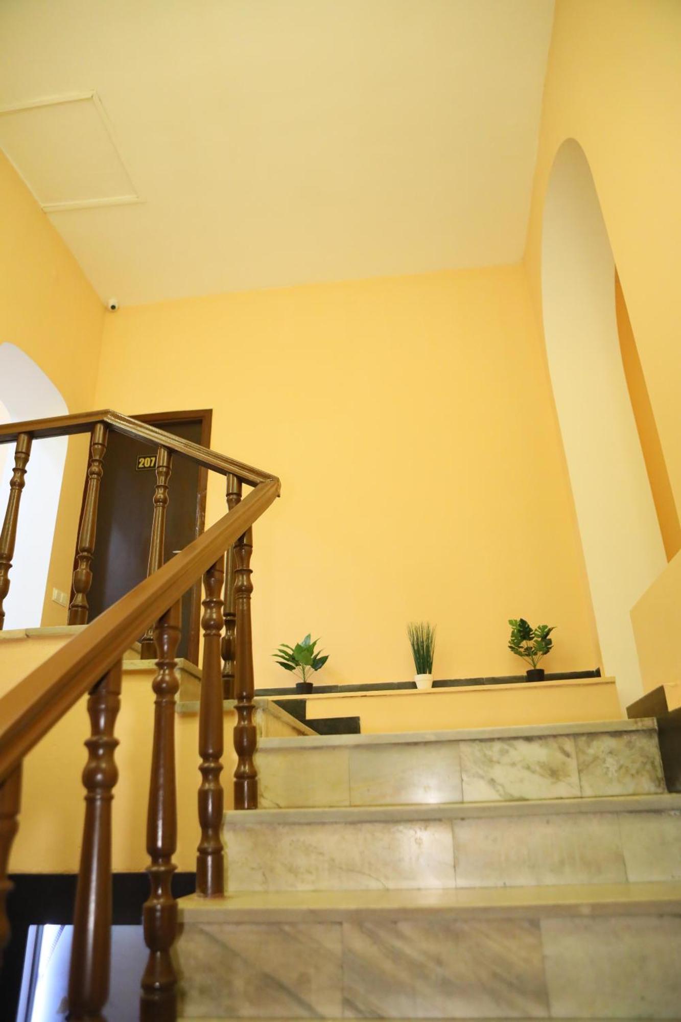 Elko Hotel Ереван Екстериор снимка
