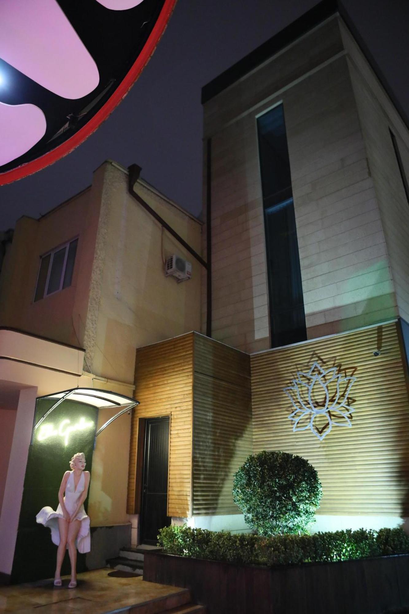 Elko Hotel Ереван Екстериор снимка