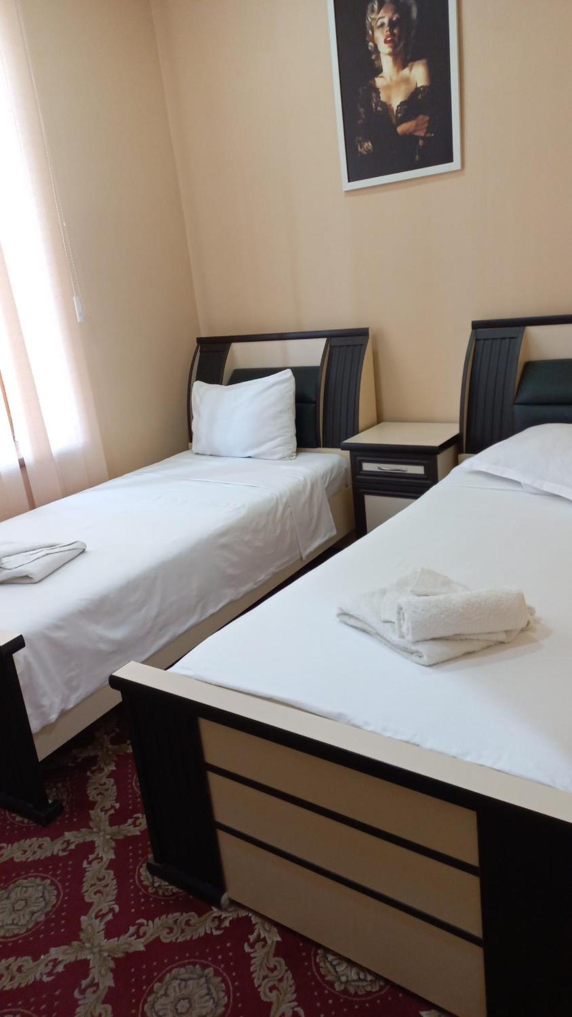 Elko Hotel Ереван Екстериор снимка